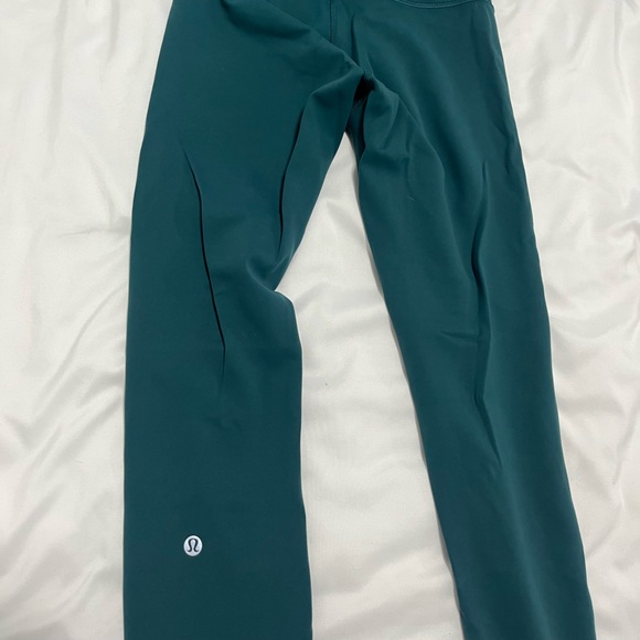 Lululemon Wunder Trains - Picture 3 of 3